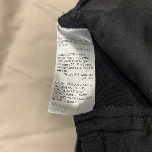 NWOT Chicos Pants 1R US 8 Black Stretch Pockets Business Casual Travel - Picture 4 of 5